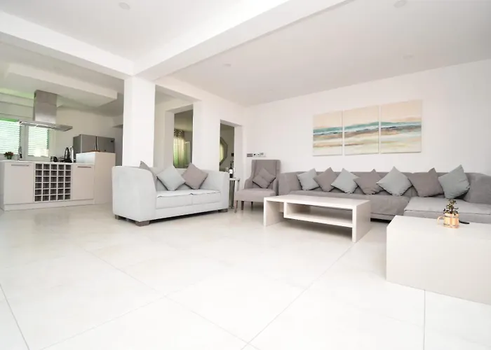 Serenity With Sea View Apartament